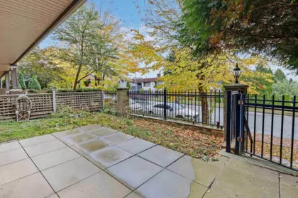Hallway Photo of 5 3139 Smith Avenue, Burnaby, BC