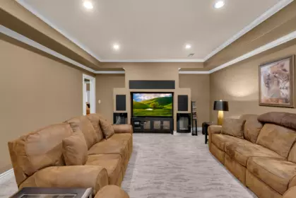 Basement Recreation Room Photo of 15972 37 Avenue, Surrey, BC