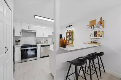 Kitchen Island Photo of 121 3 Rialto Court, New Westminster, BC