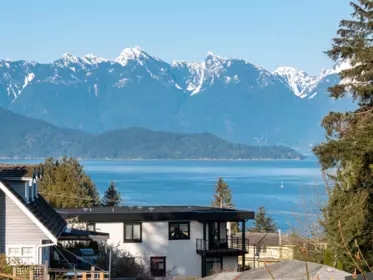 496 Spyglass Place, Gibsons, BC, Gibsons — Single Family Residence for sale