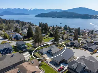 496 Spyglass Place, Gibsons, BC, Gibsons — Single Family Residence for sale