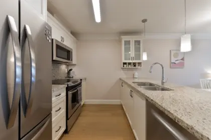 306 15357 Roper Avenue, White Rock, BC, White rock — Apartment/Condo for sale
