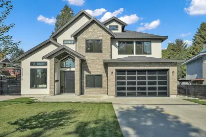 12909 102 Avenue, Surrey, BC, Surrey — Single Family Residence for sale