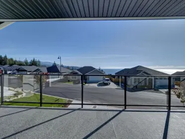5633 Kingbird Crescent, Sechelt, BC, Sechelt — Single Family Residence for sale