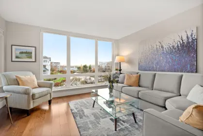 305 5800 Andrews Road, Richmond, BC, Richmond — Apartment/Condo for sale