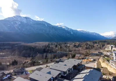 41247 Highline Place, Squamish, BC, Squamish — Half Duplex for sale