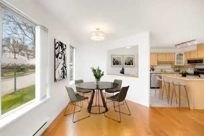 207 5565 Barker Avenue, Burnaby, BC, Burnaby — Apartment/Condo for sale