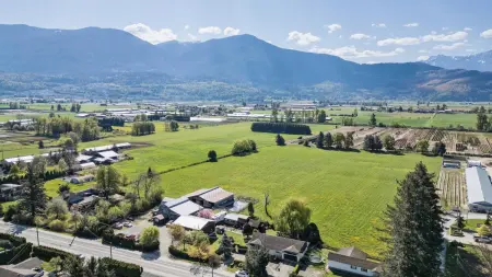 49316 Yale Road, Chilliwack, BC, Chilliwack — Single Family Residence for sale