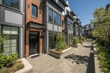 137 2070 Curling Road, North Vancouver, BC, North vancouver — Townhouse for sale