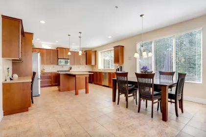 24748 Kimola Drive, Maple Ridge, BC, Maple ridge — Single Family Residence for sale