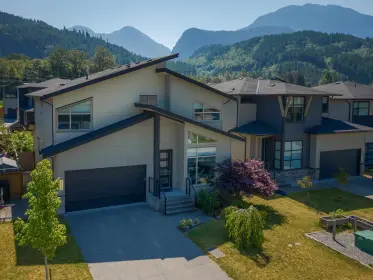 39310 Mockingbird Crescent, Squamish, BC, Squamish — Single Family Residence for sale