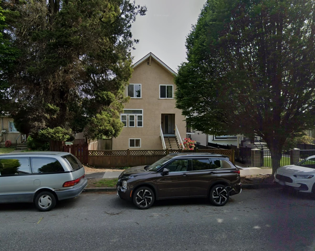 Exterior Front Photo of 594 E 49th Avenue, Vancouver, BC