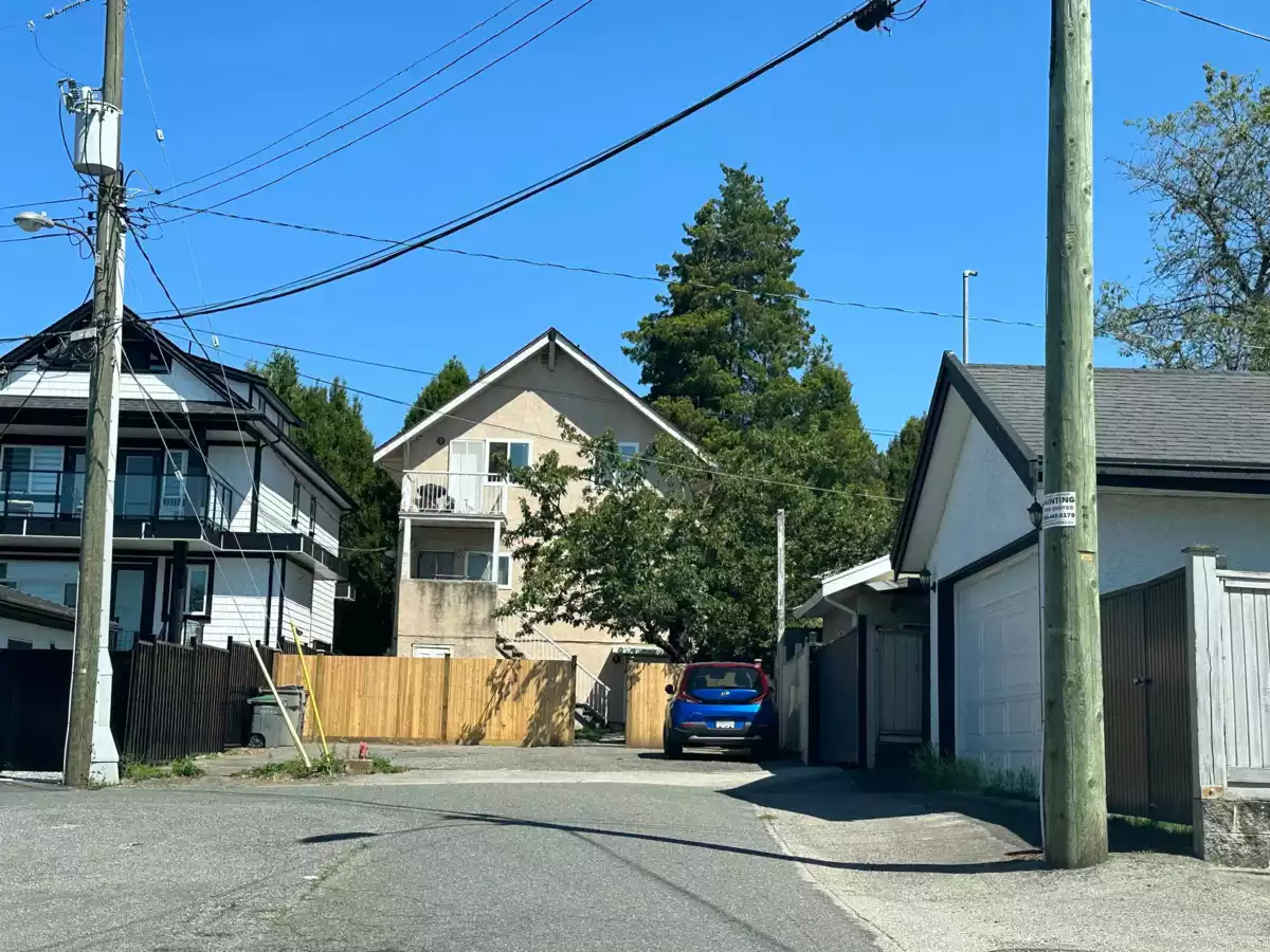 Living Room Photo of 594 E 49th Avenue, Vancouver, BC