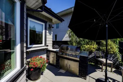 619 E 17th Street, North Vancouver, BC, North vancouver — Single Family Residence for sale