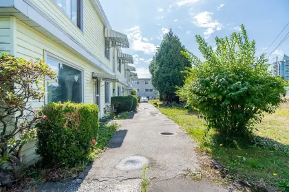 6826 Balmoral Street, Burnaby, BC, Burnaby — Townhouse for sale