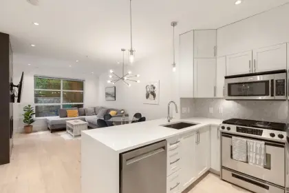 104 1468 St Andrews Street, North Vancouver, BC, North vancouver — Apartment/Condo for sale