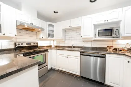 9 7141 122 Street, Surrey, BC, Surrey — Townhouse for sale