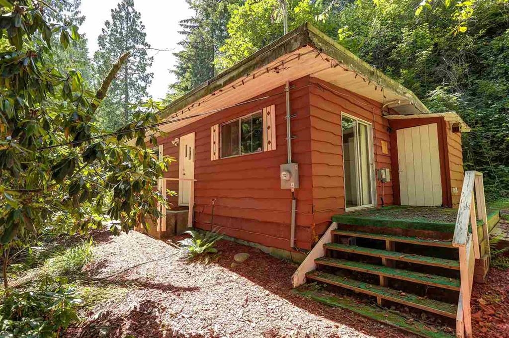 Family Room Photo of 1450 Pipeline Road, Coquitlam, BC