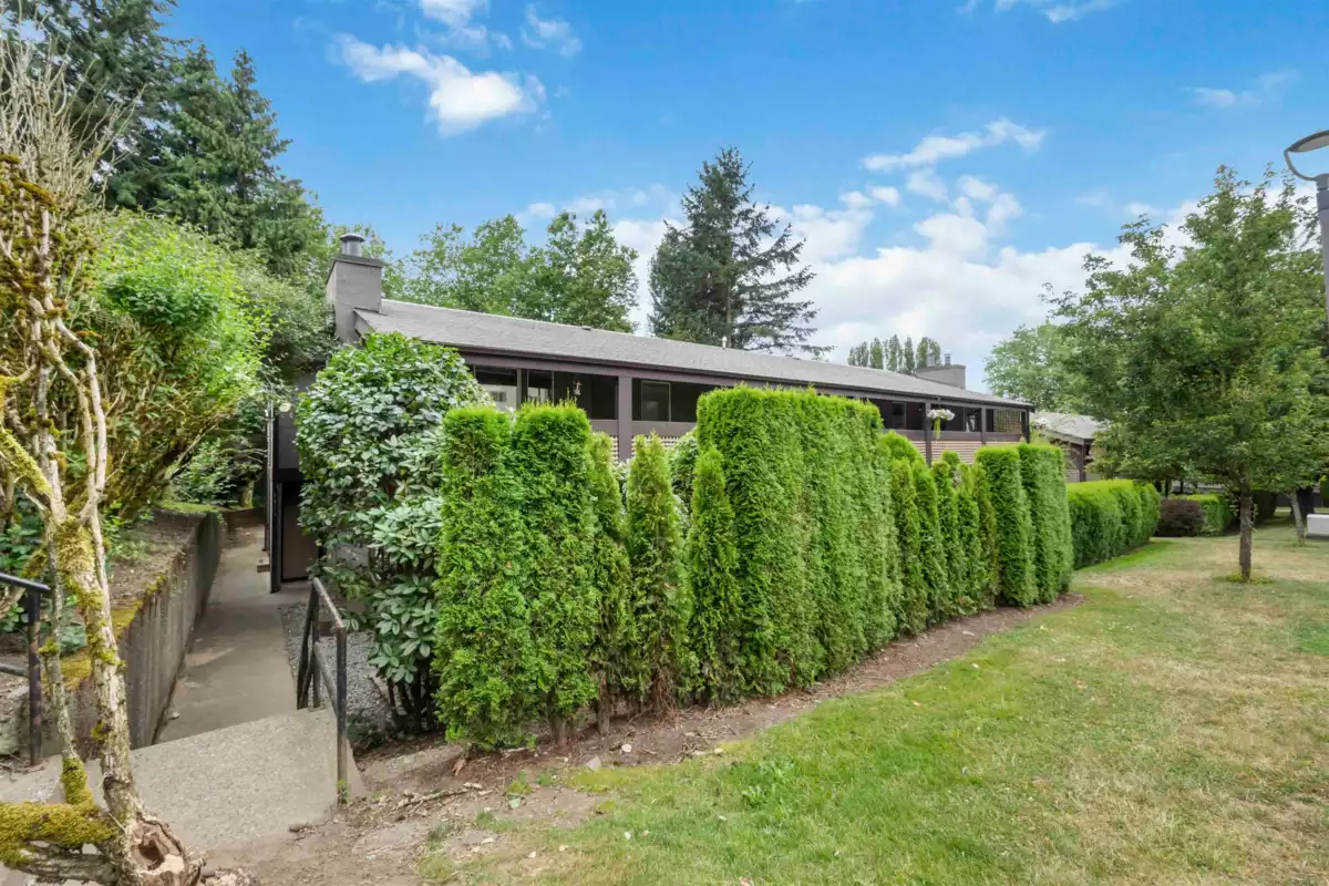 Dining Area Photo of 1121 34909 Old Yale Road, Abbotsford, BC