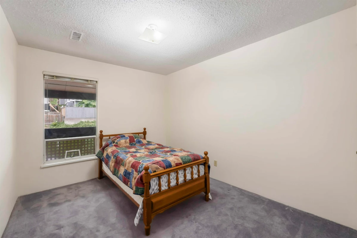 Entry Foyer Photo of 1121 34909 Old Yale Road, Abbotsford, BC