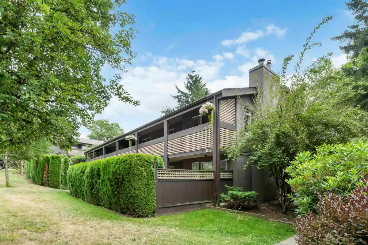 Front Yard Photo of 1121 34909 Old Yale Road, Abbotsford, BC