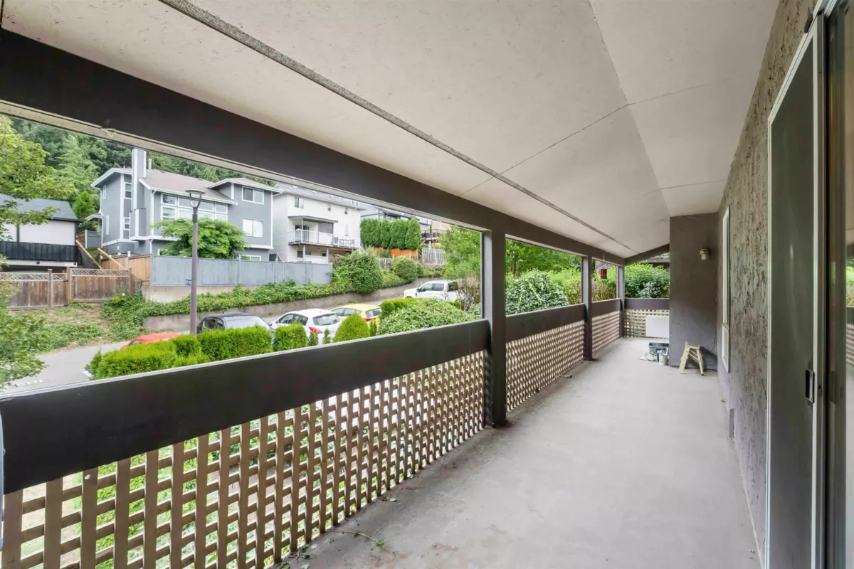 Garage Interior Photo of 1121 34909 Old Yale Road, Abbotsford, BC
