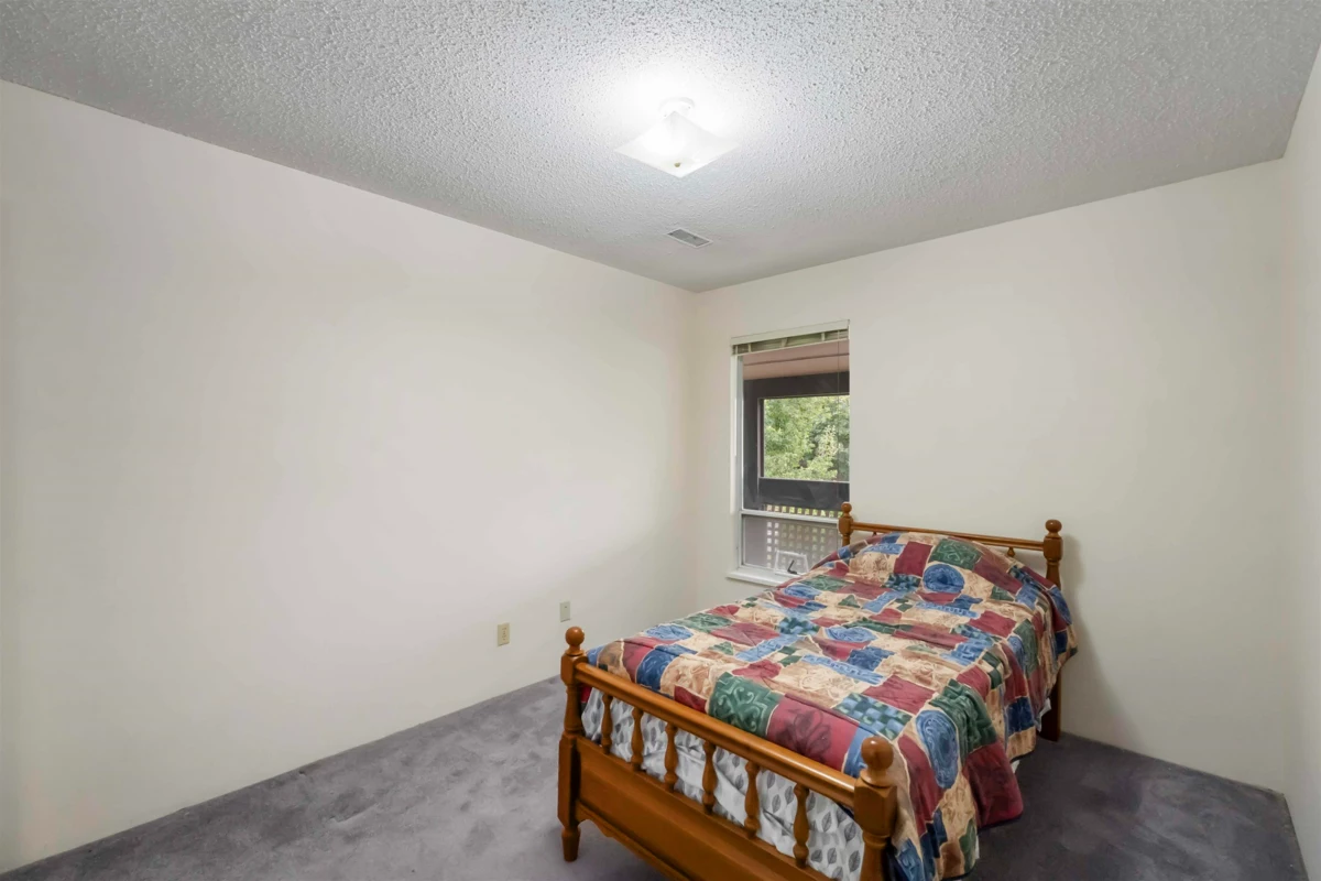 Hallway Photo of 1121 34909 Old Yale Road, Abbotsford, BC