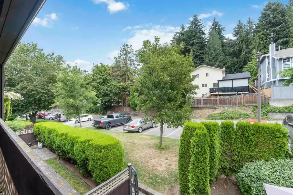 Outdoor Deck Photo of 1121 34909 Old Yale Road, Abbotsford, BC