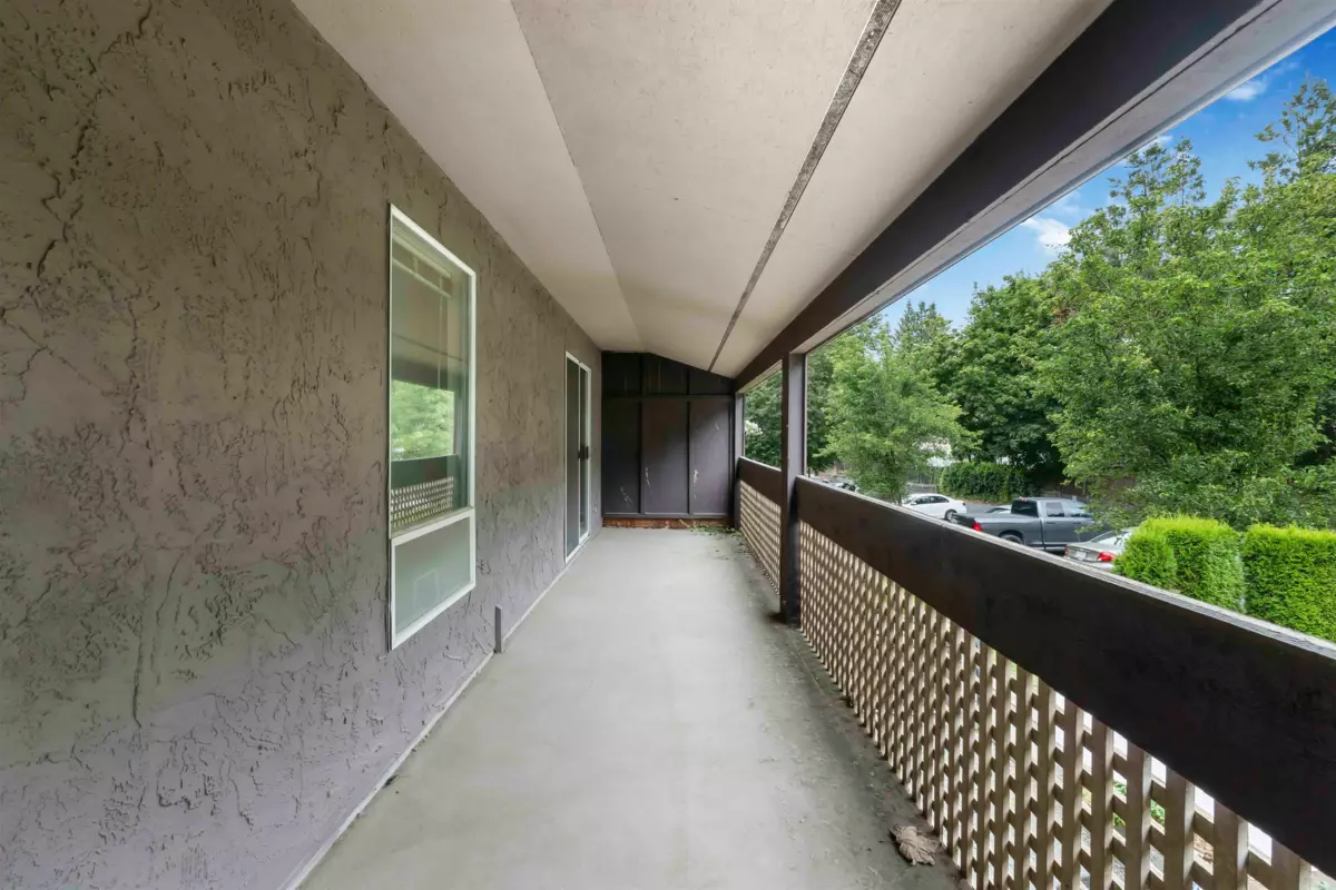 Staircase Photo of 1121 34909 Old Yale Road, Abbotsford, BC