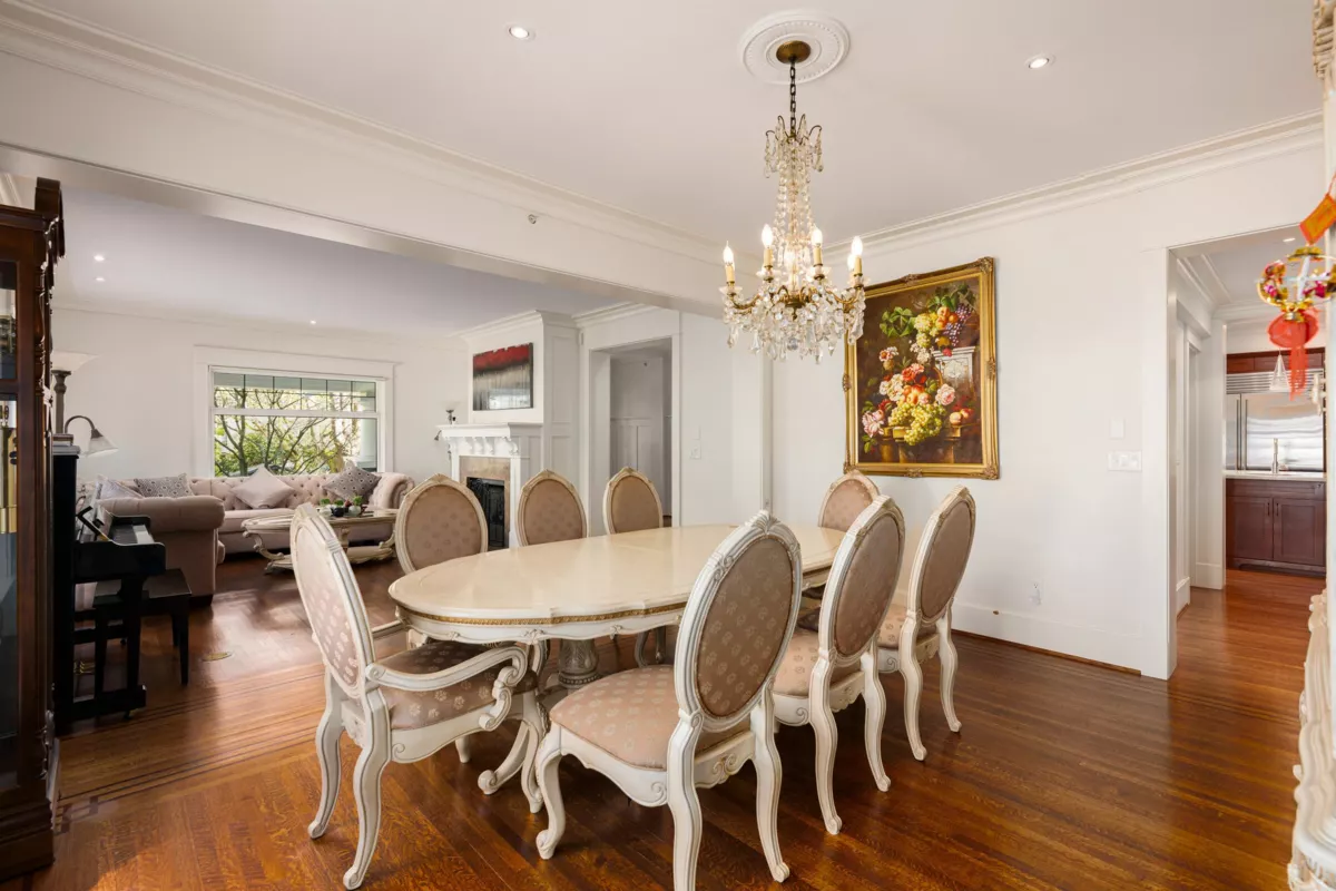 Kitchen Island Photo of 3835 Selkirk Street, Vancouver, BC