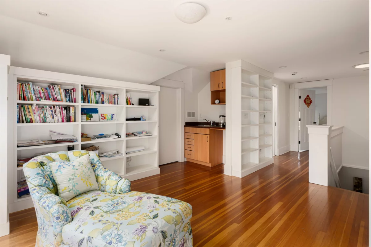 Powder Room Photo of 3835 Selkirk Street, Vancouver, BC