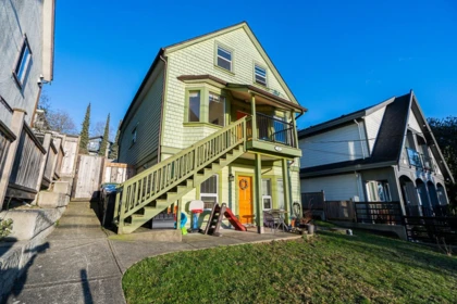 233 Eleventh Street, New Westminster, BC, New westminster — Single Family Residence for sale