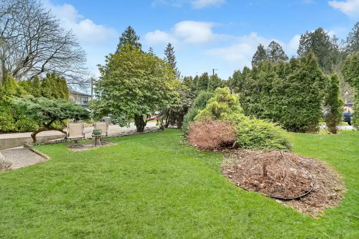 Living Room Photo of 11863 95a Avenue, Delta, BC