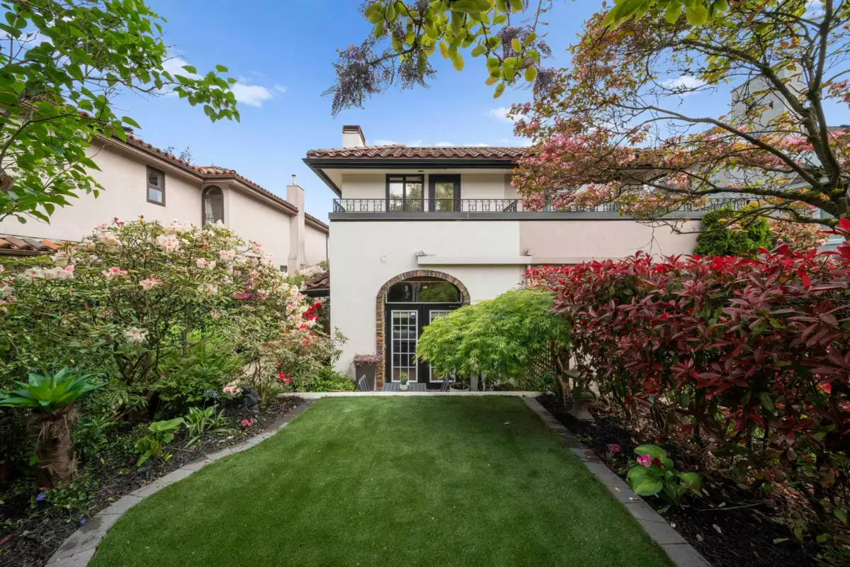 Exterior Front Photo of 1727 W 16th Avenue, Vancouver, BC