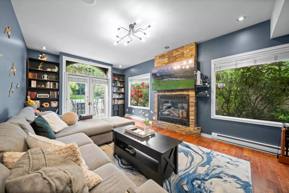 Family Room Photo of 1727 W 16th Avenue, Vancouver, BC