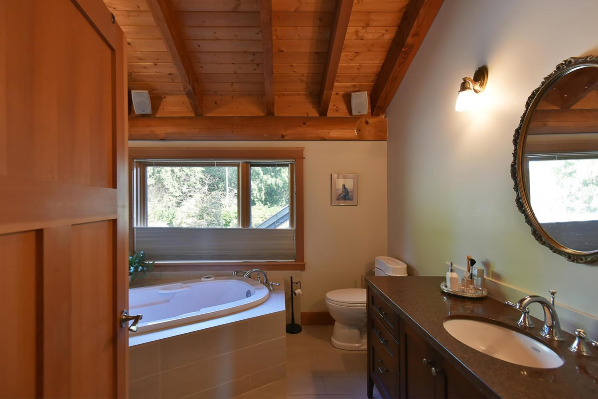 Mudroom Photo of 667 Franklin Road, Gibsons, BC