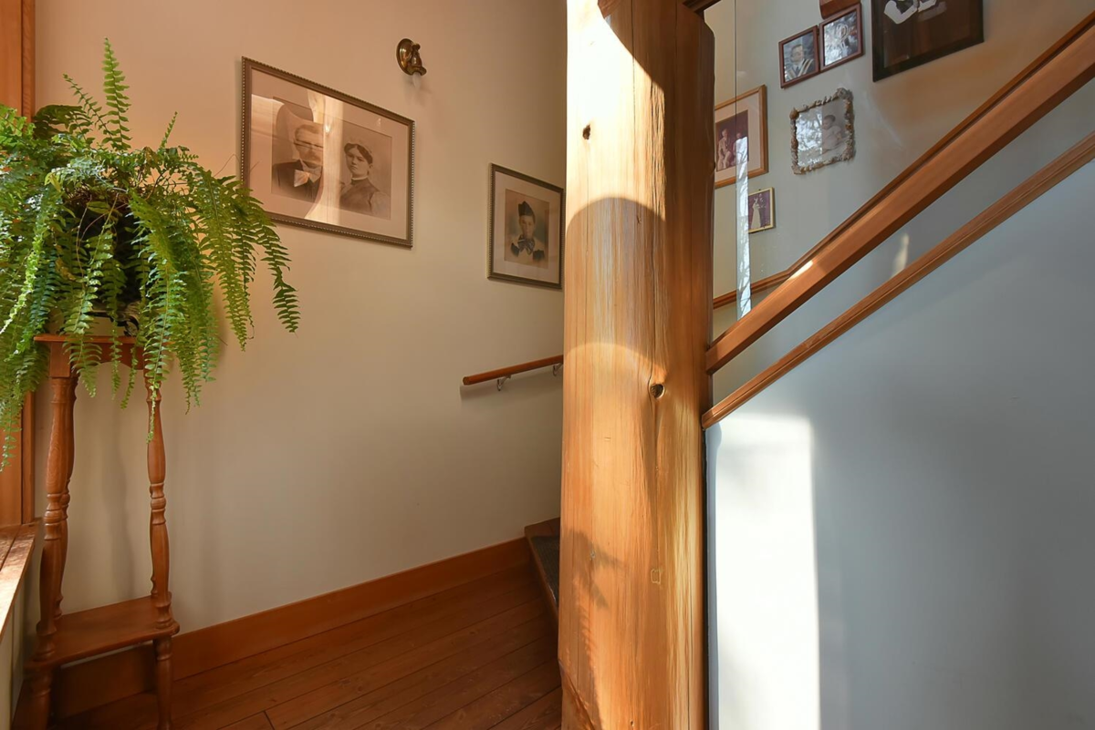 Office / Den Photo of 667 Franklin Road, Gibsons, BC