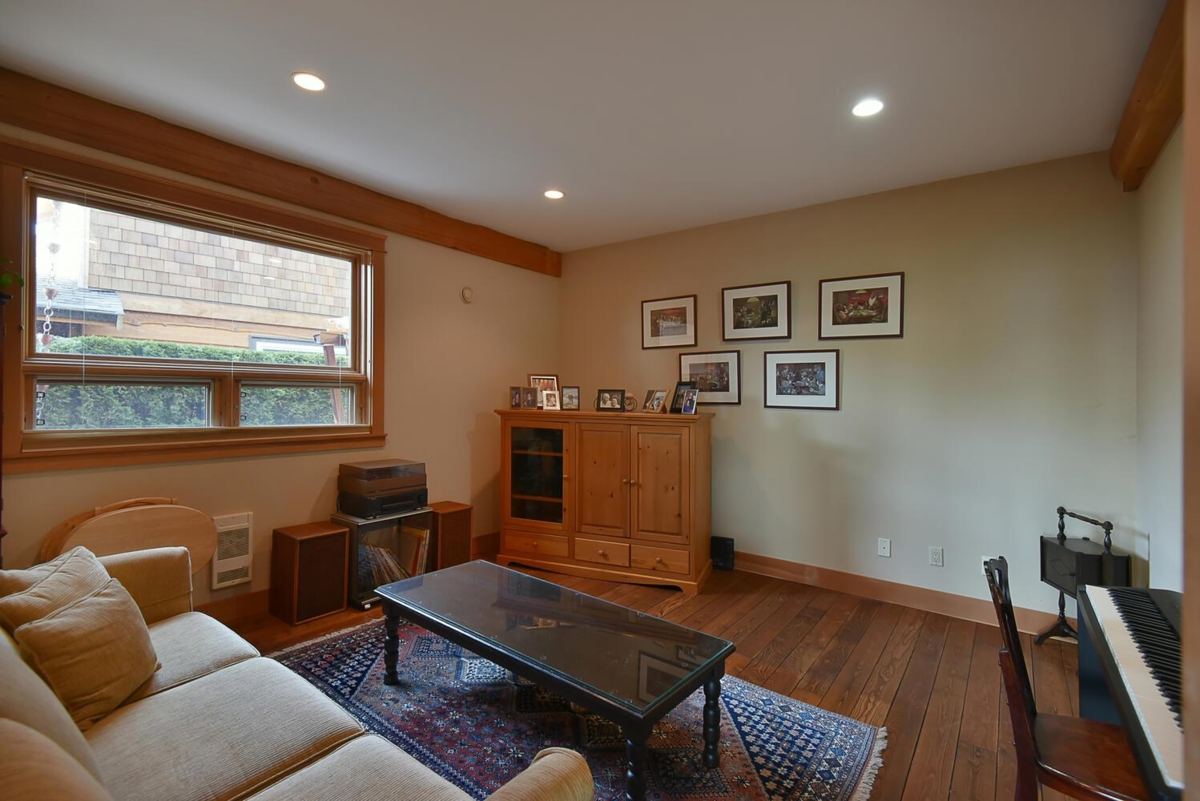 Outdoor Deck Photo of 667 Franklin Road, Gibsons, BC