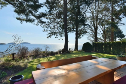 667 Franklin Road, Gibsons, BC, Gibsons & Area — 2 bed single family residence for sale