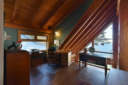 Hallway Photo of 667 Franklin Road, Gibsons, BC