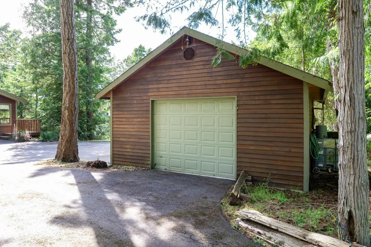 Front Yard Photo of 242 Spinnaker Drive, Mayne Island, BC