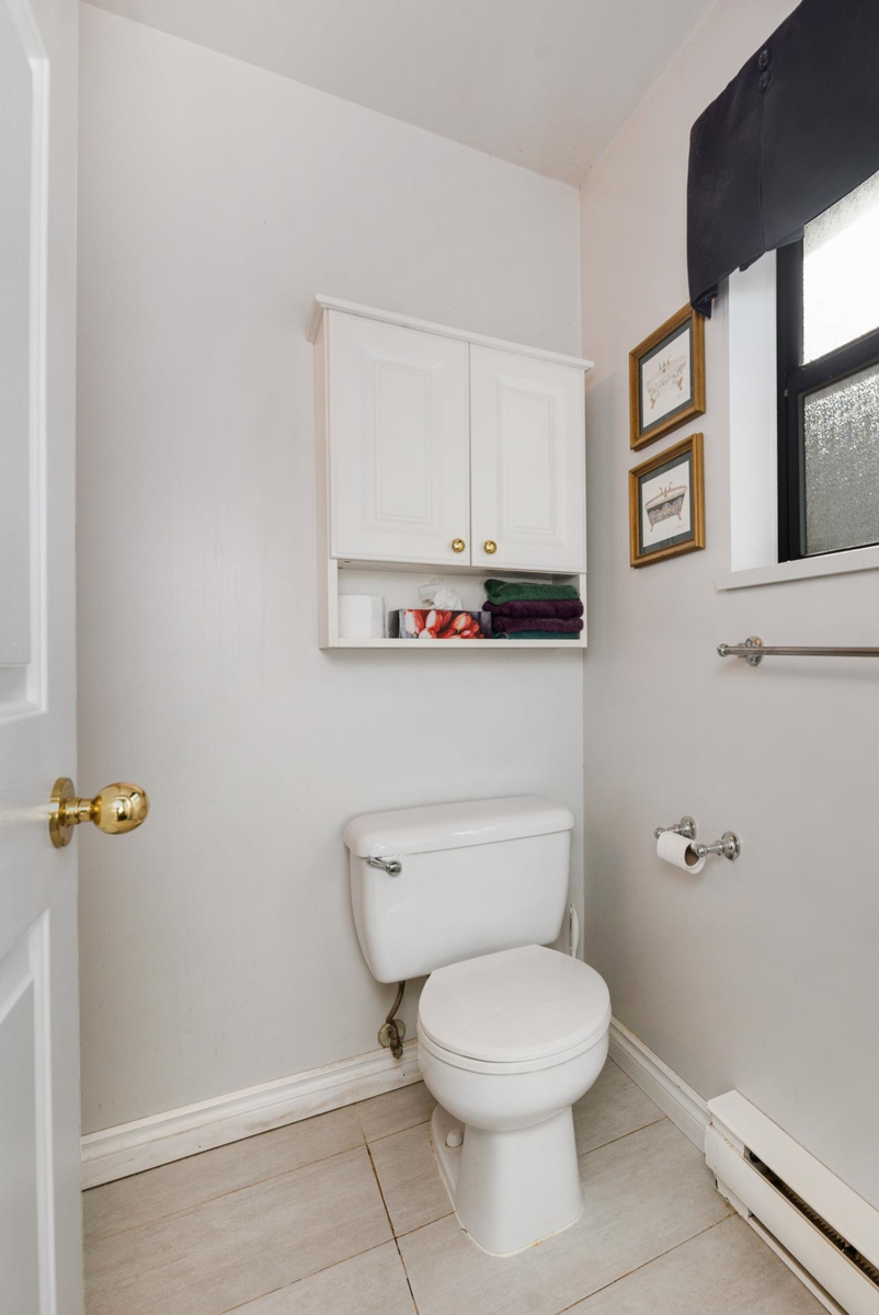 Outdoor Deck Photo of 242 Spinnaker Drive, Mayne Island, BC