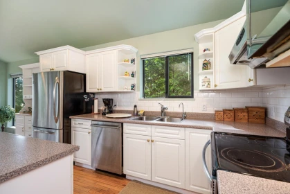 Breakfast Nook Photo of 242 Spinnaker Drive, Mayne Island, BC