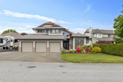 12019 Chestnut Crescent, Pitt Meadows, BC, Pitt Meadows — Single Family Residence for sale