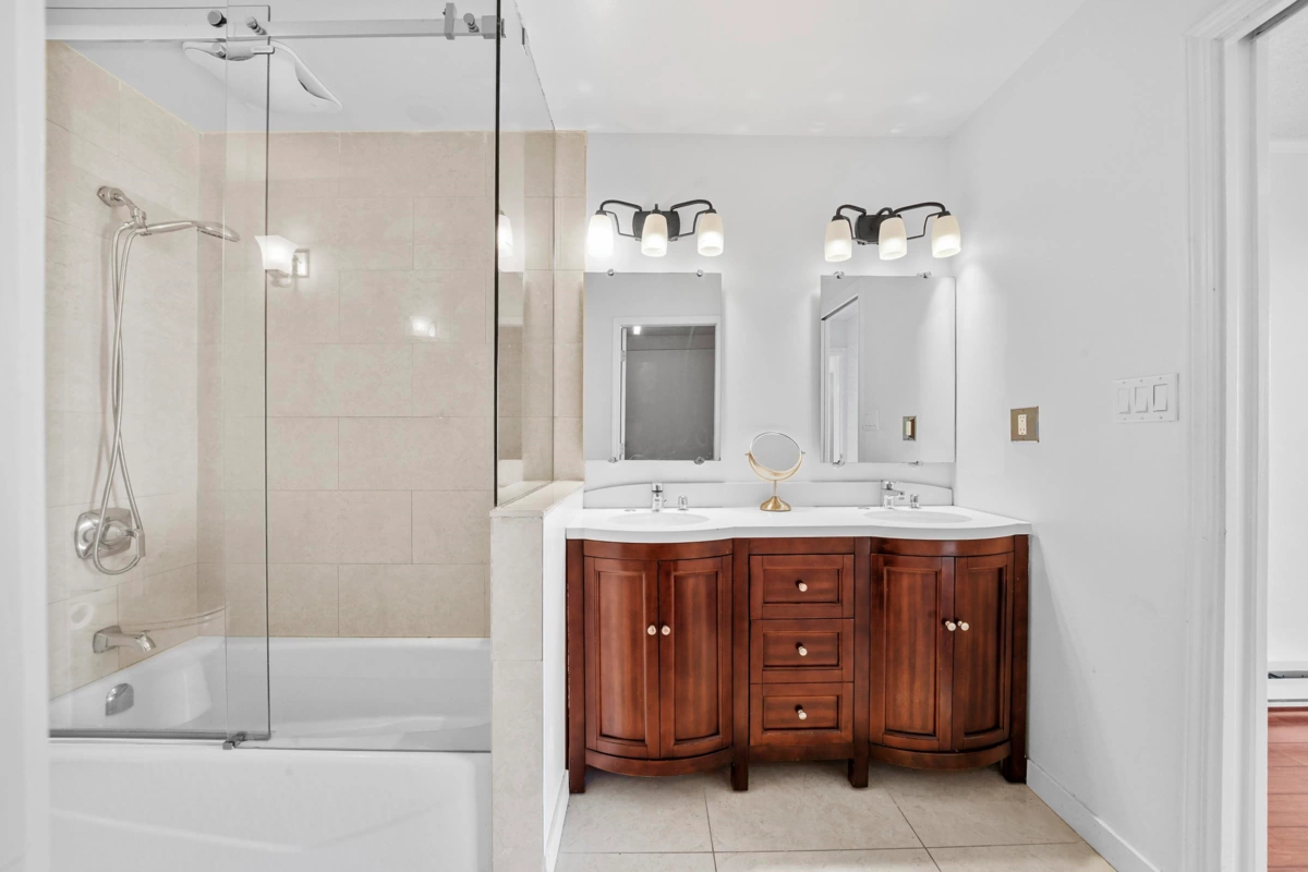 Mudroom Photo of 6 2206 Folkestone Way, West Vancouver, BC