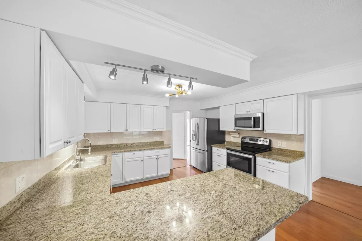 Pantry Photo of 6 2206 Folkestone Way, West Vancouver, BC