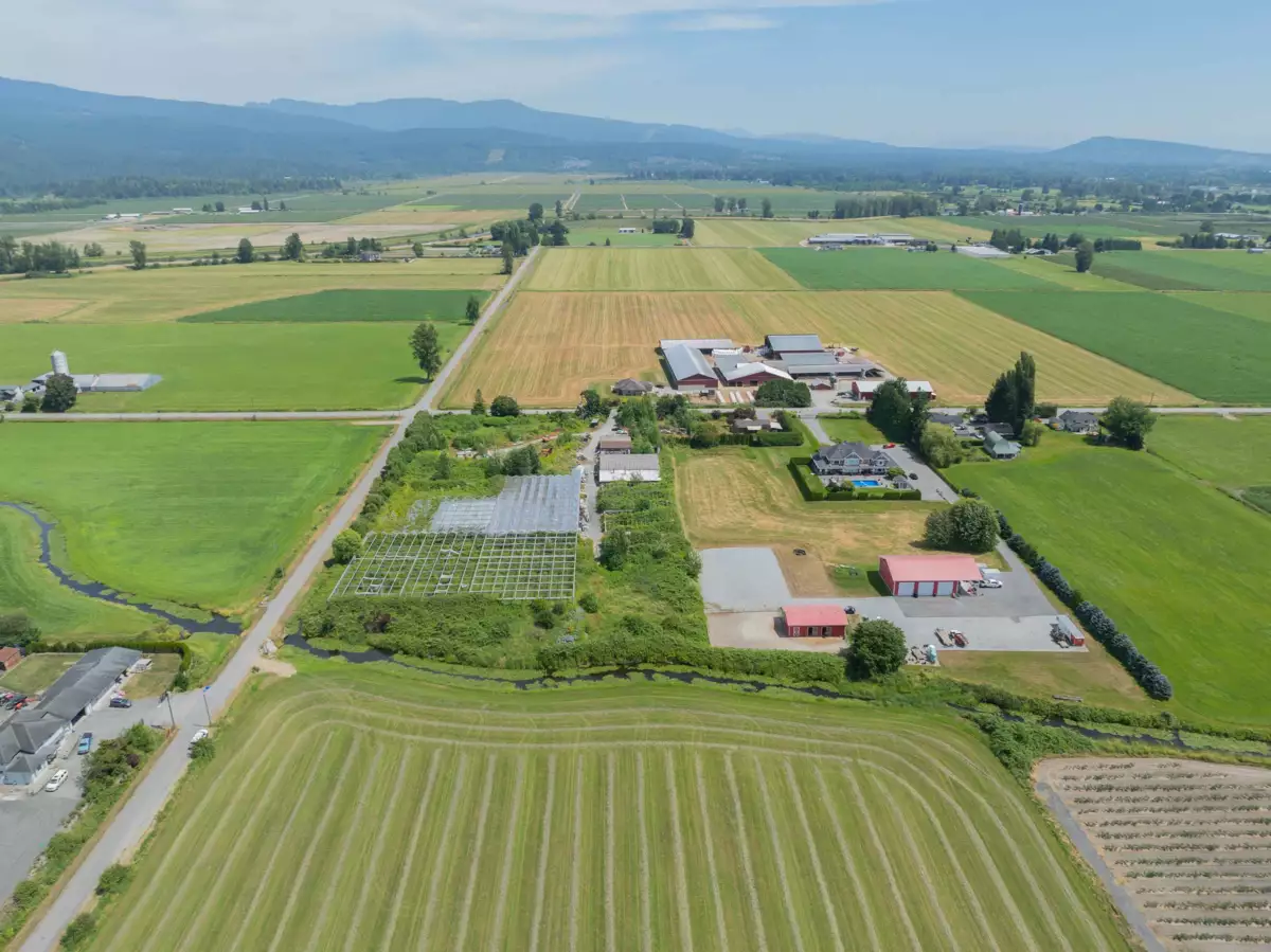 Guest Bathroom Photo of 13925 Mckechnie Road, Pitt Meadows, BC