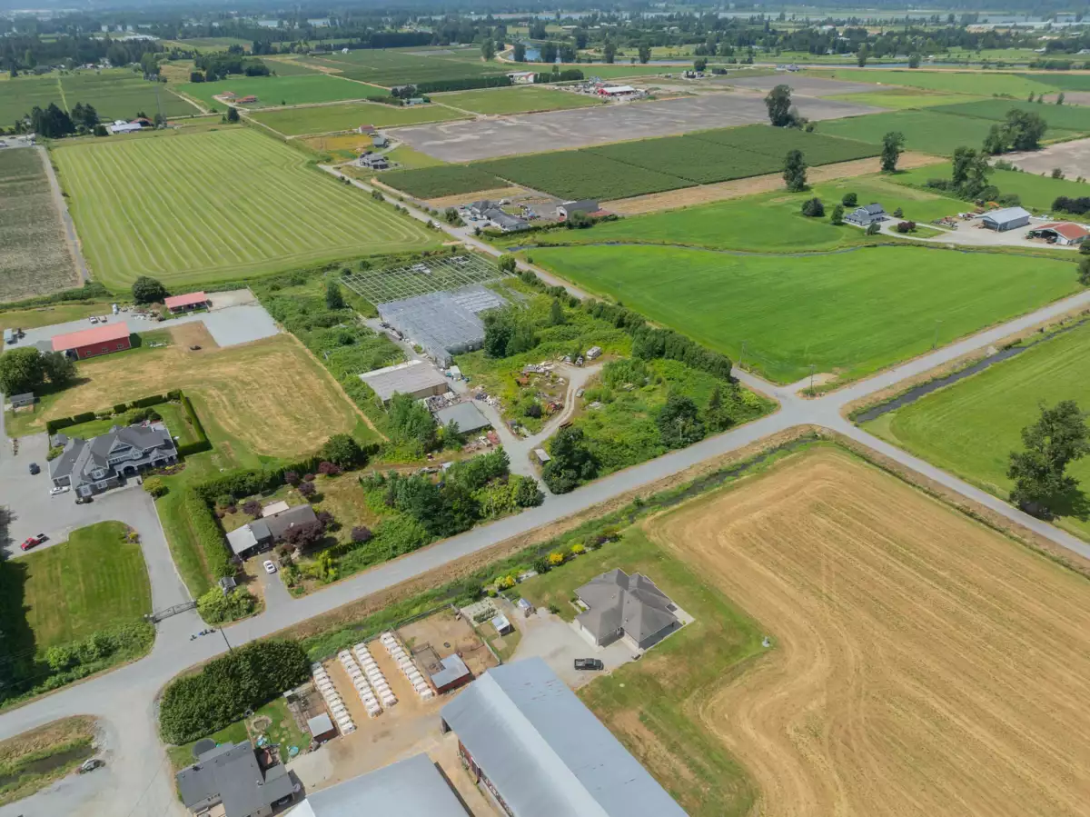 Kitchen Island Photo of 13925 Mckechnie Road, Pitt Meadows, BC
