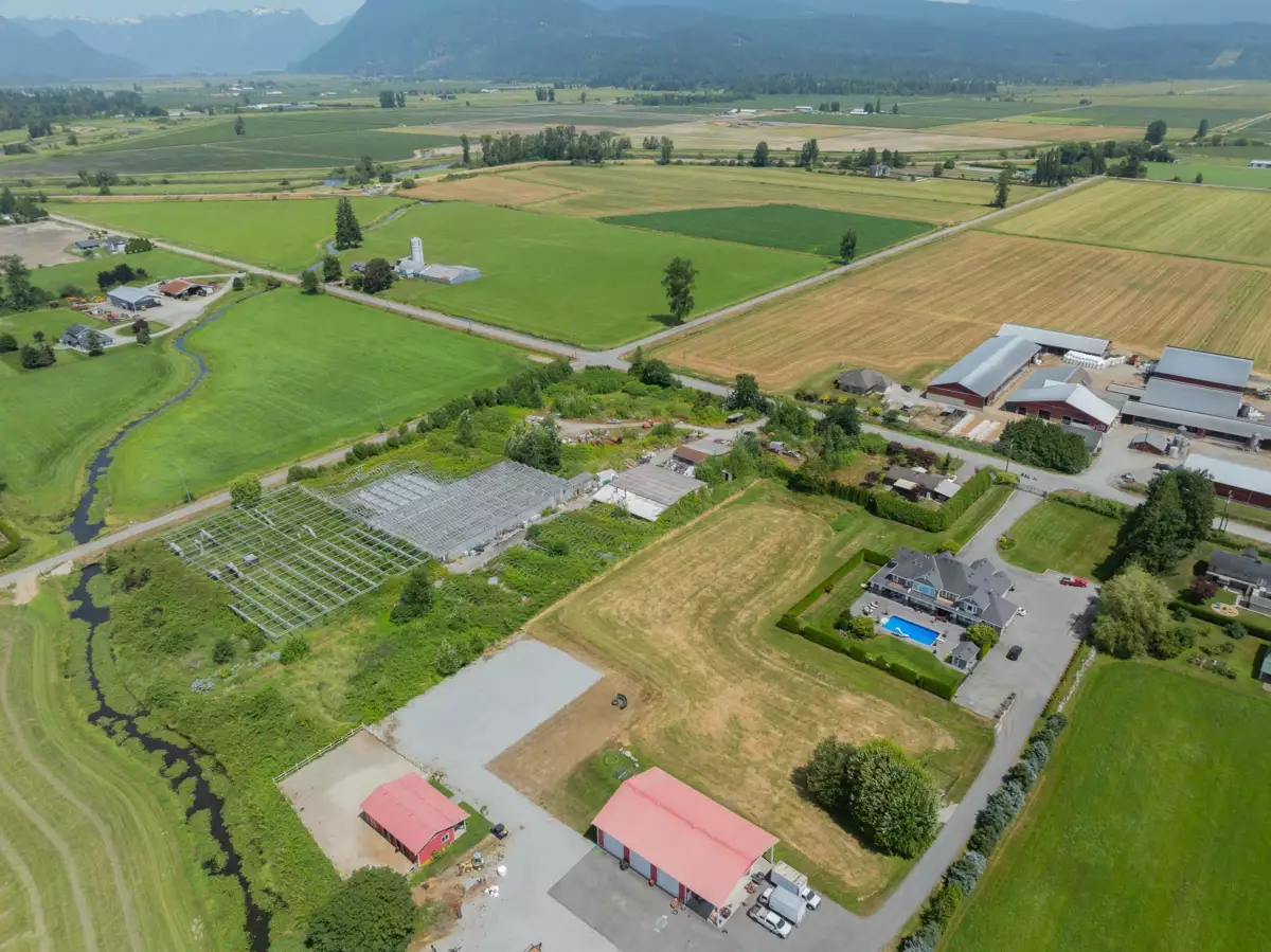 Powder Room Photo of 13925 Mckechnie Road, Pitt Meadows, BC