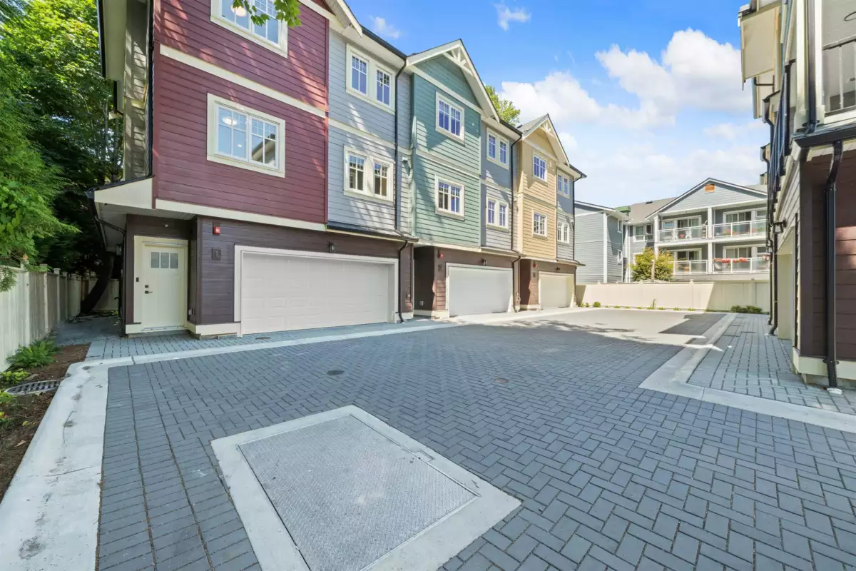 Hot Tub / Spa Photo of 5 4829 48 Avenue, Ladner, BC